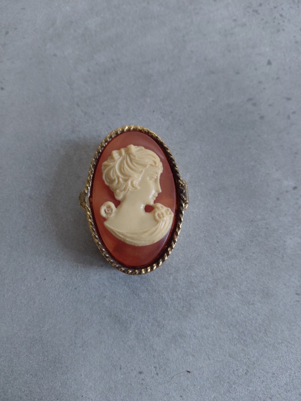 Vintage Camee Broche met Gouden Doosje, Antiek en Kunst, Ophalen