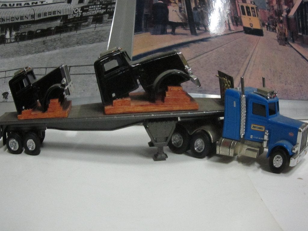 Matchbox Collectibles Peterbilt 359 Transporter, Ophalen of Verzenden, Nieuw, Bus of Vrachtwagen
