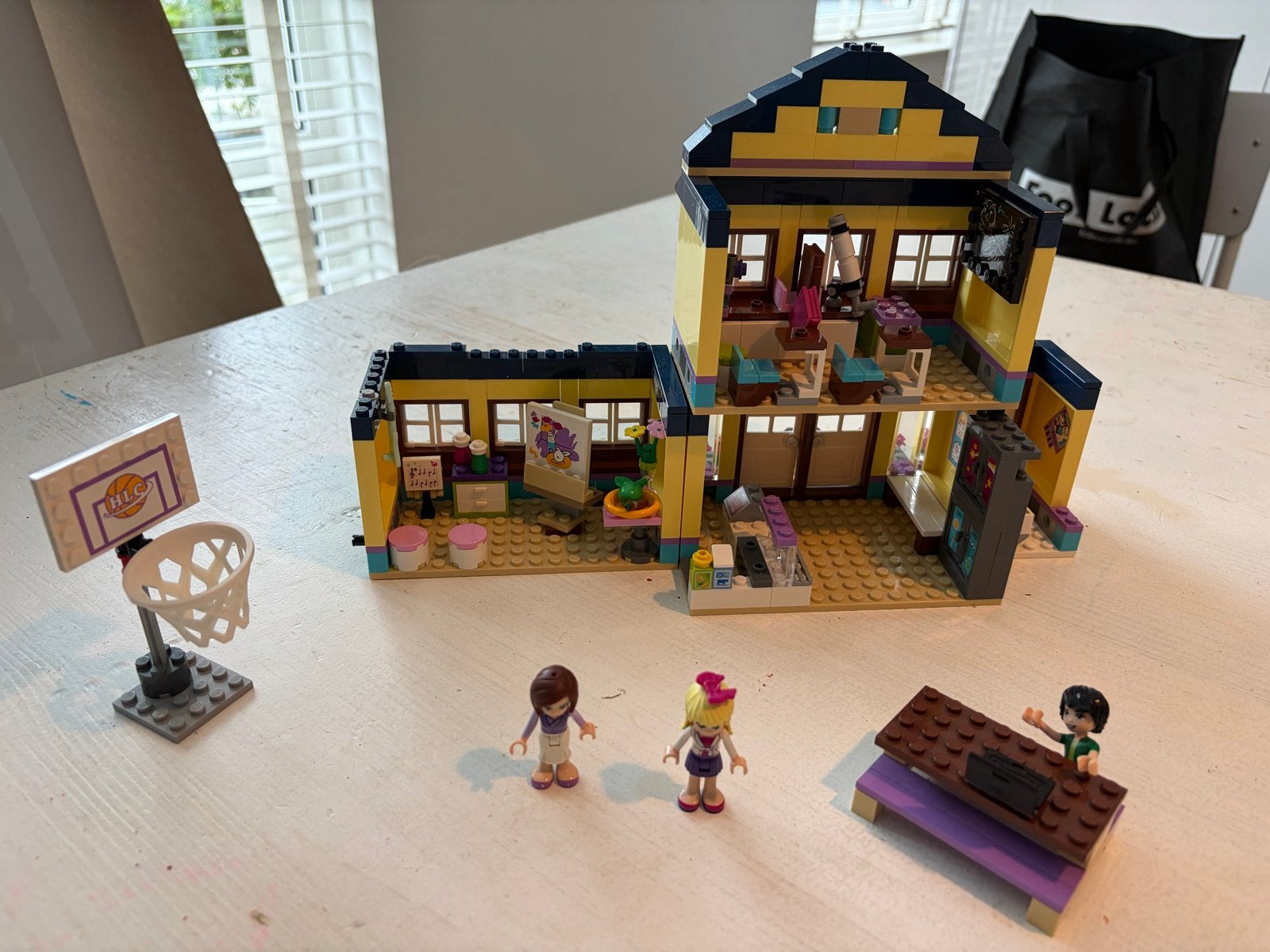 Lego Friends Heartlake High School (41005), Inclusief minifiguren, Gebruikt, Lego, Friends