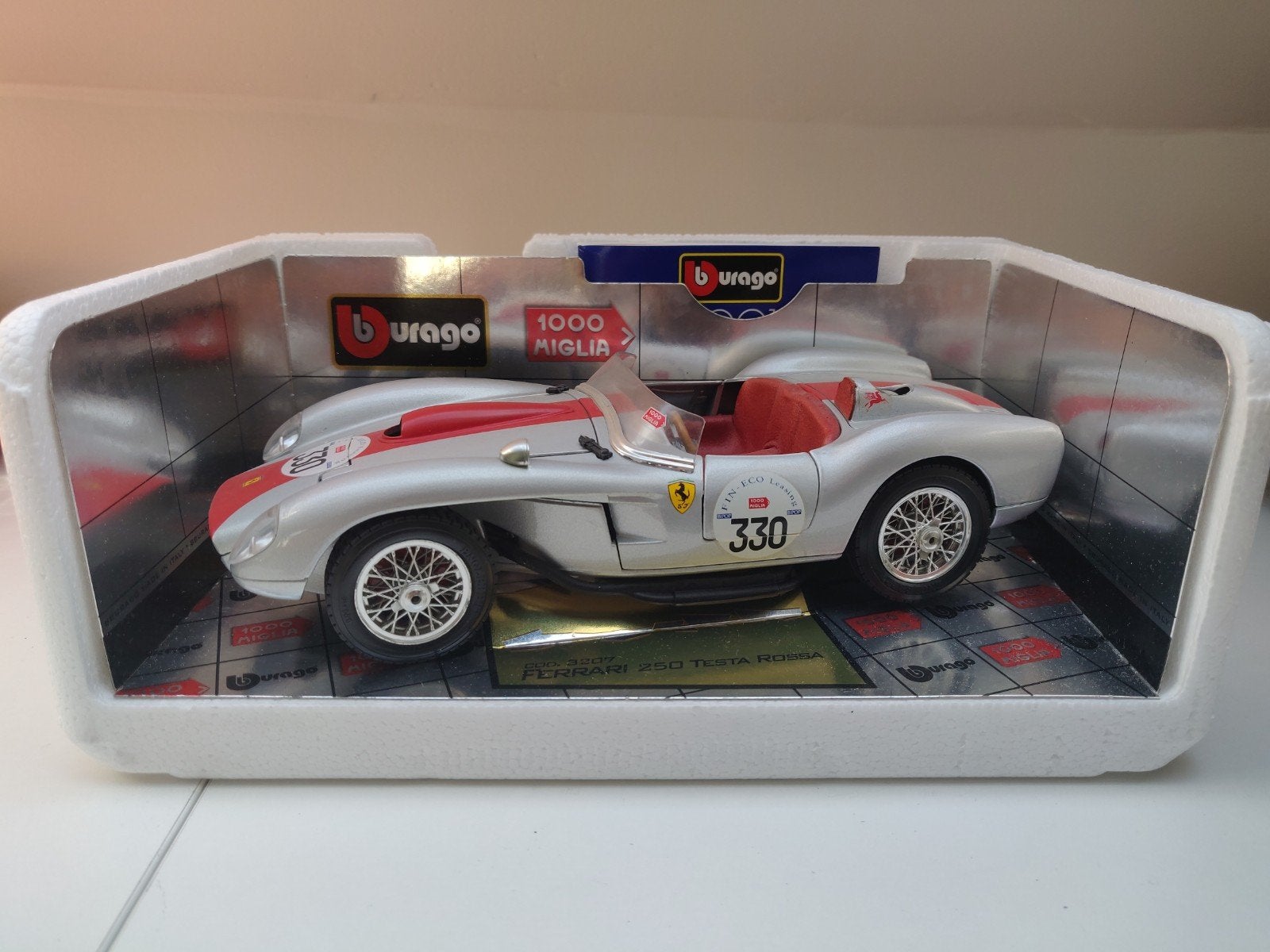Burago Ferrari 250 Testa Rossa (1957) 1000 Miglia, Ophalen of Verzenden, Zo goed als nieuw, Auto, Bburago