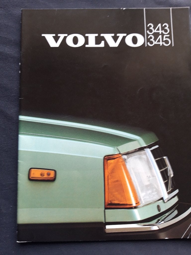 folder Volvo 343 en 345 '82 Nederlands incl 2-liter modellen, Ophalen of Verzenden, Zo goed als nieuw, Volvo