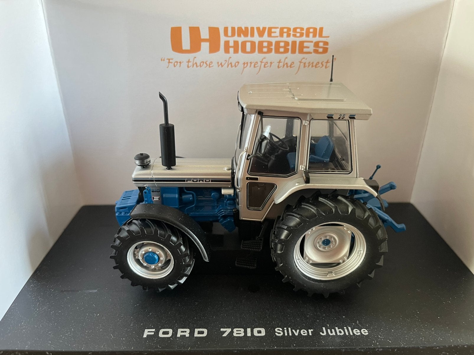 Ford 7810 tractor Zilveren  jubileum uitvoering UH 2882, Ophalen of Verzenden, Nieuw, Tractor of Landbouw, Universal Hobbies