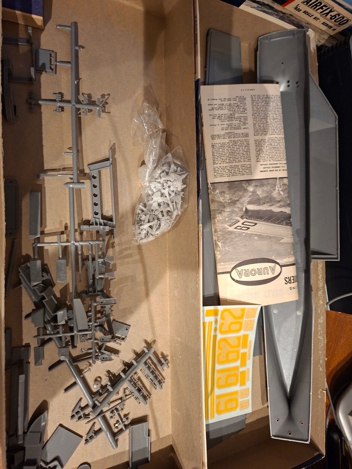 Aurora USS Independence Vliegdekschip 1/600, Verzenden, Gebruikt, 1:200 of kleiner, Overige merken