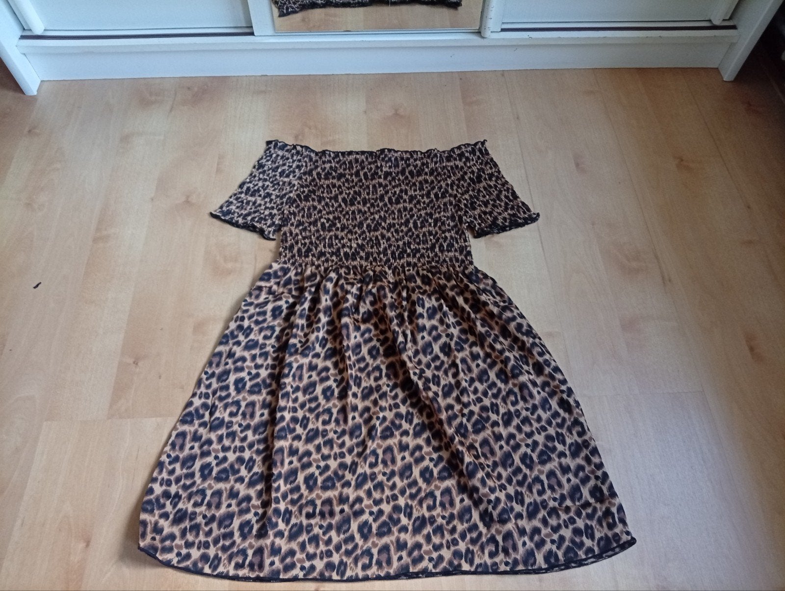 Panterprint jurk off shoulder, Kleding | Dames, Bruin, Ophalen of Verzenden, Zo goed als nieuw, Maat 36 (S)