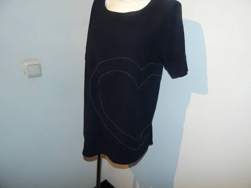 Marccain zwart shirt wit hart stiksel apart subtiel N6, Verzenden, Zwart, Maat 42/44 (L), Korte mouw