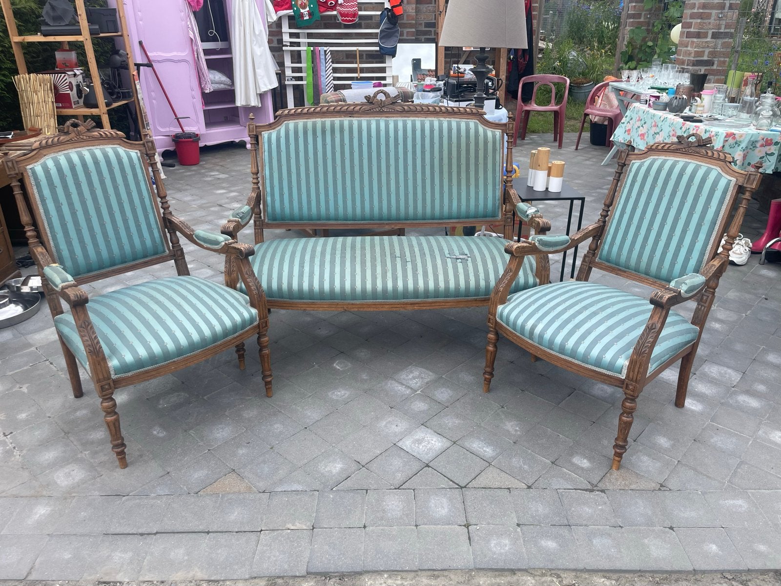 Antieke salonset: bank en twee fauteuils, Ophalen