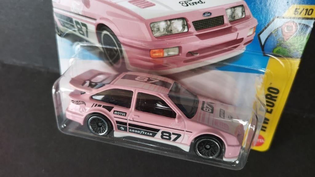 Ford Sierra Cosworth 1987 pink 1:64 3inch Hotwheels Pol, 1186 MJ 1 NL, Auto, Verzenden, Nieuw