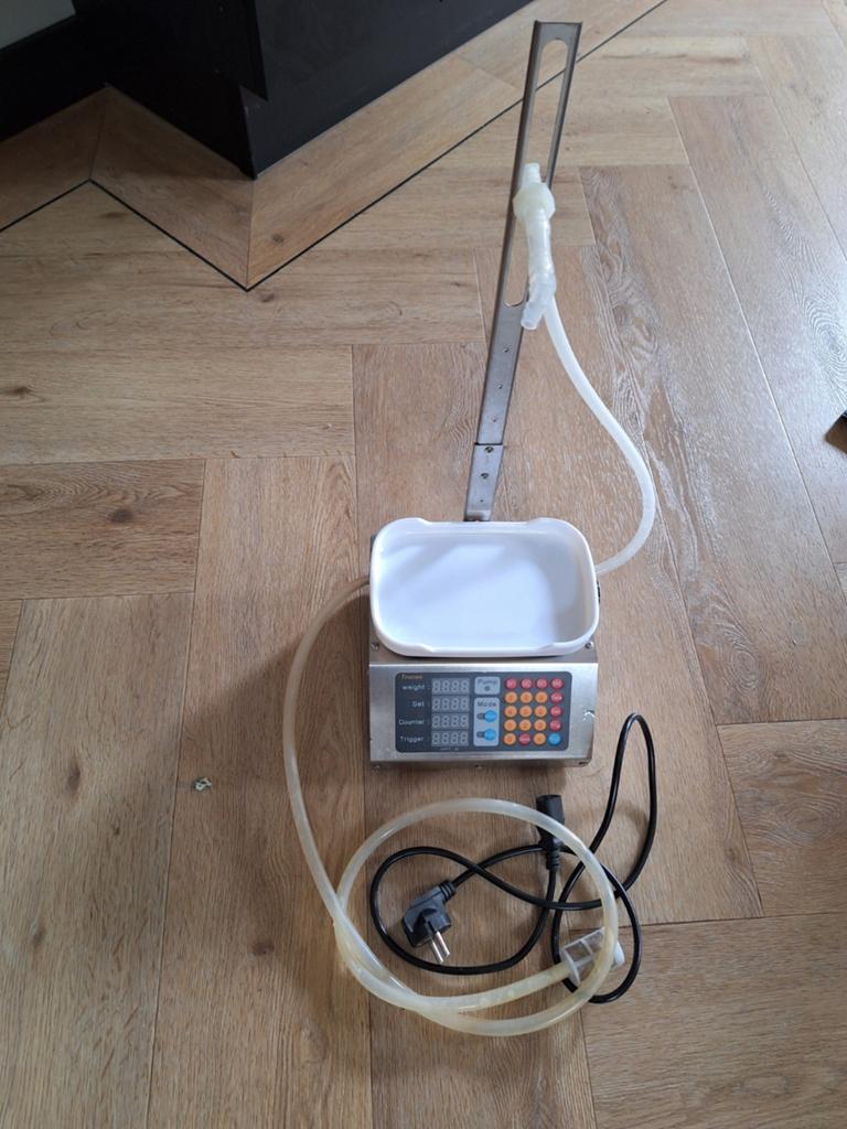Automatische Vulmachine voor Dranken en Vloeistoffen op Gewi, Ophalen of Verzenden