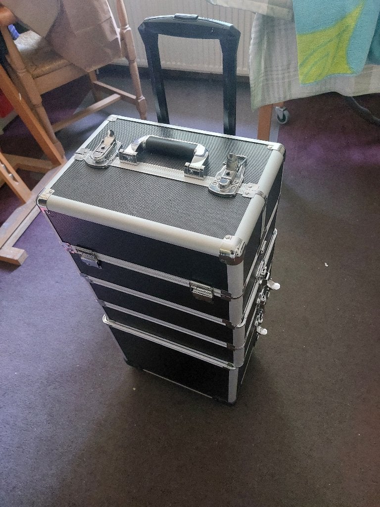 Zo goed als nieuwe 4 in 1 trolley op wielen, Ophalen, Zo goed als nieuw