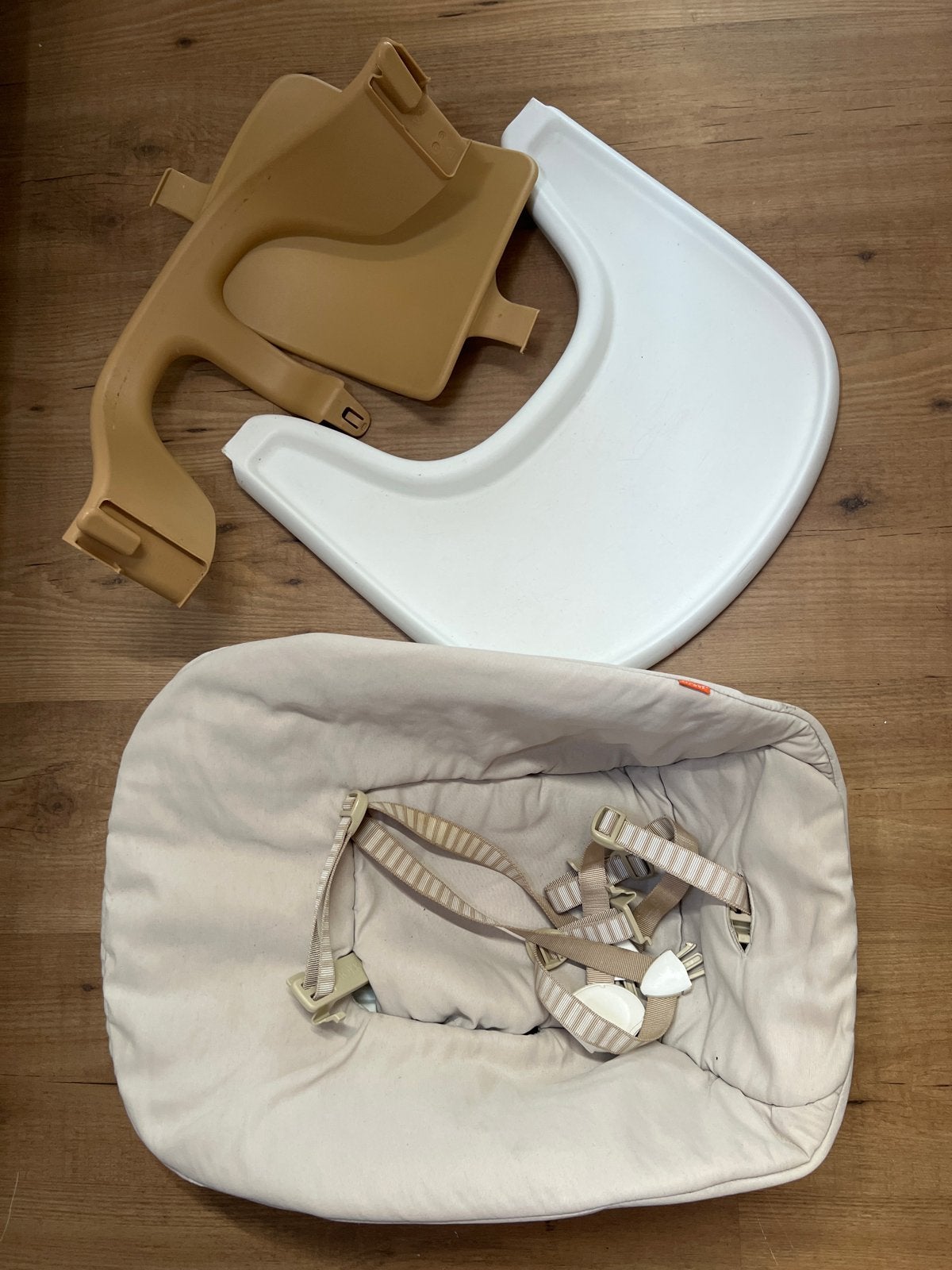 Stokke Tripp Trapp new born Baby Set met zitje en eetblad, Kinderen en Baby's, Kinderstoelen, Gebruikt, Meegroeistoel, Afneembaar eetblad