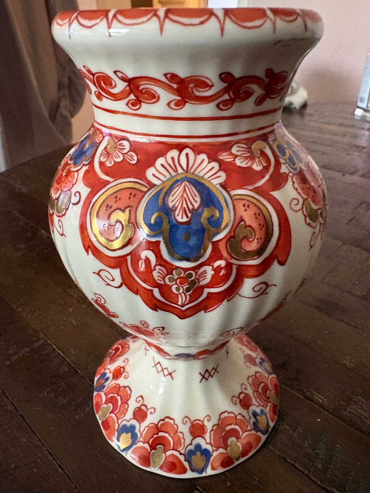 Royal Delft Pijnacker Vaas - Rood, Blauw, Goud - 1975, Antiek en Kunst, Antiek | Vazen, Ophalen of Verzenden