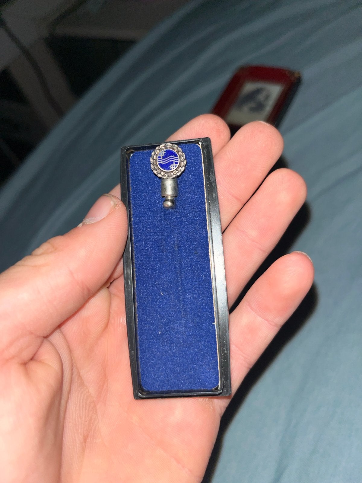 Vintage reversspeld met blauw-wit emaille, Overige materialen, 4 tot 7 cm, Gebruikt, Blauw
