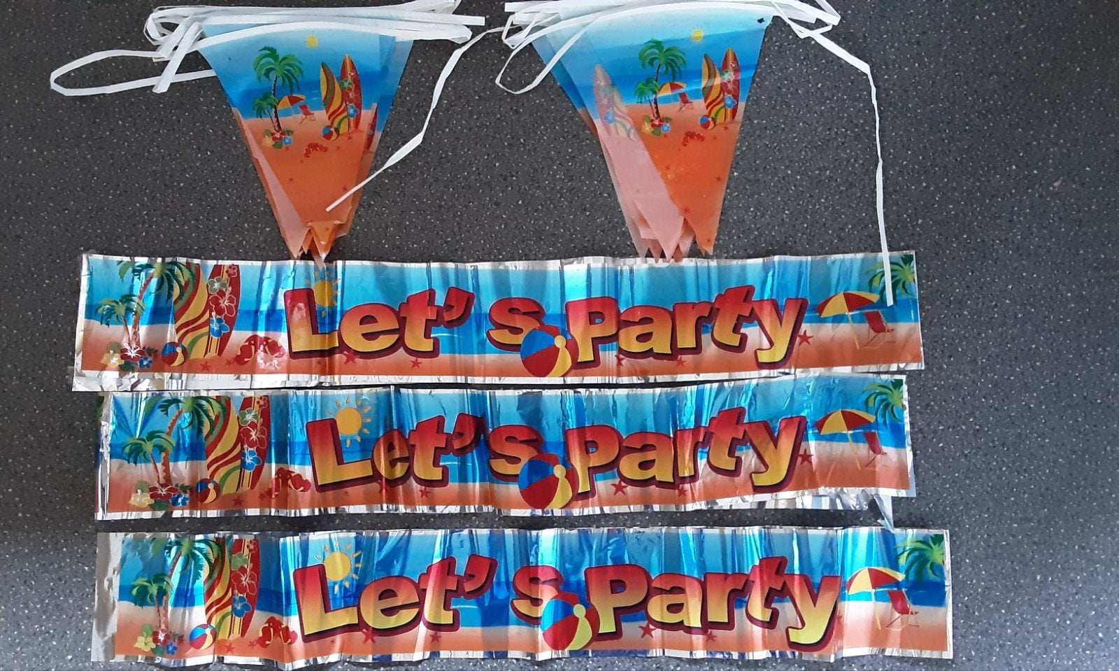 Feestversiering: Let's Party slingers, vlaggenlijn, banners, Hobby en Vrije tijd, Feestartikelen, Ophalen of Verzenden, Zo goed als nieuw