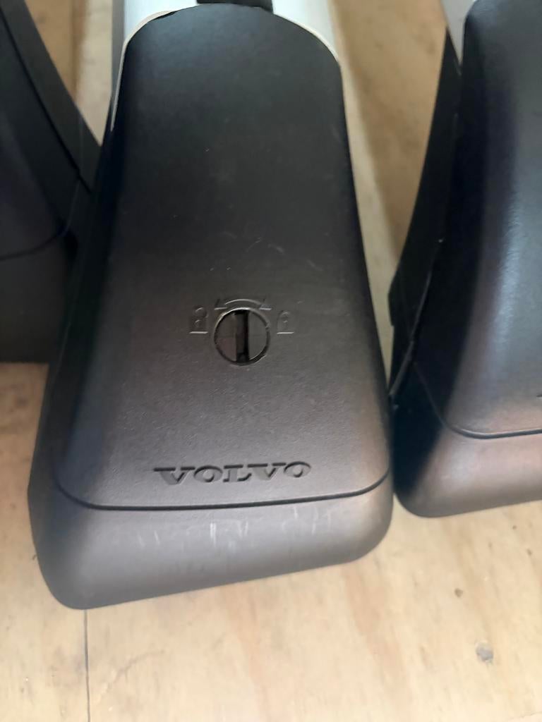 Volvo V70 Dakdragers (zonder rails) - Zeer goede staat, Ophalen of Verzenden, Zo goed als nieuw