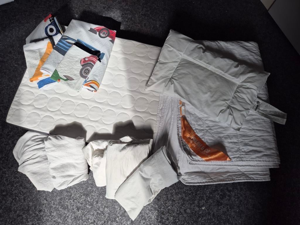 Ikea Himlavalv ledikant matras + beddengoed pakket, Huis en Inrichting, Slaapkamer | Beddengoed, Ophalen