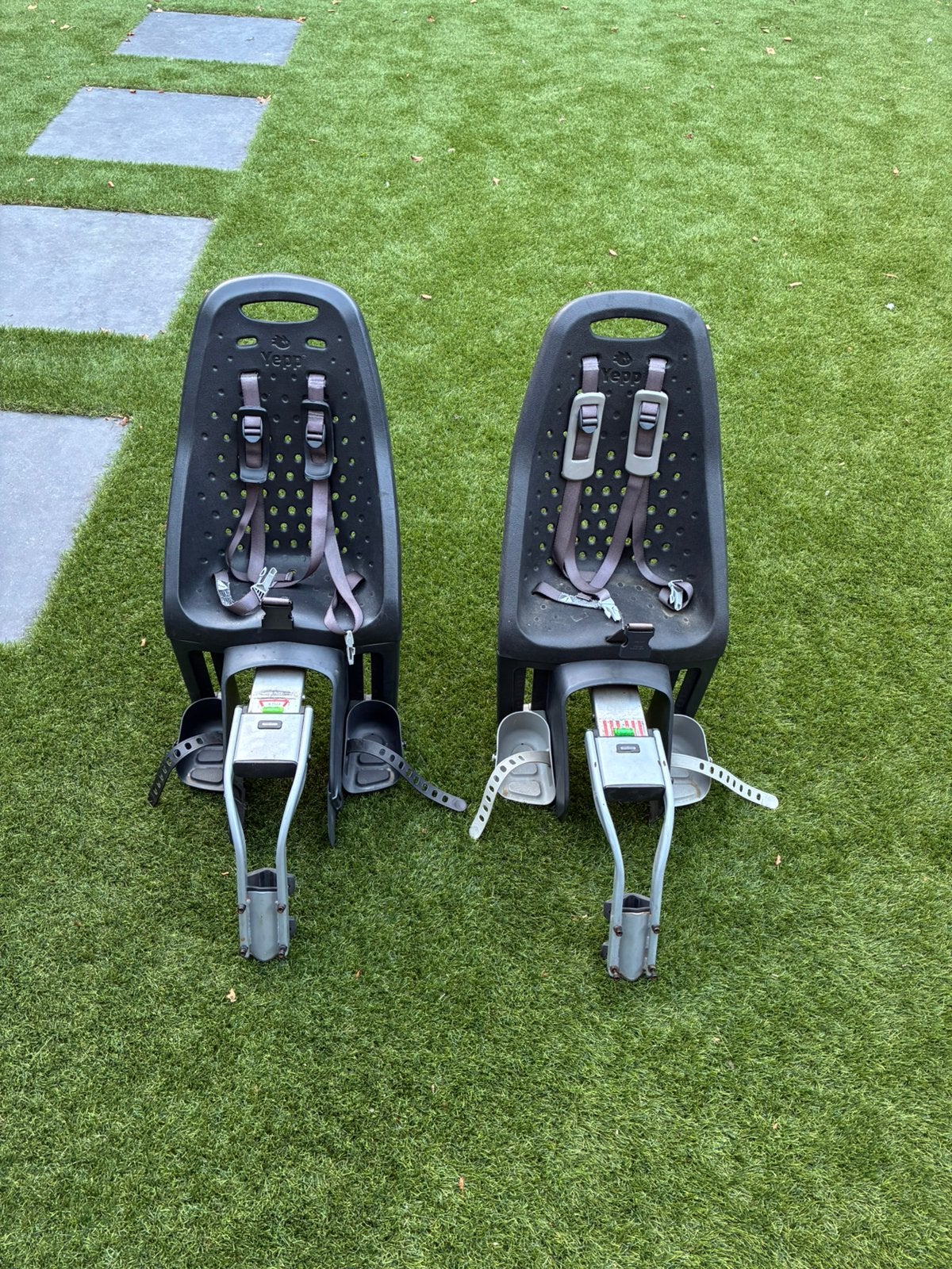Thule yepp achterzitje fietsstoeltje. 2 beschikbaar €40ps., Fietsen en Brommers, Ophalen, Gebruikt