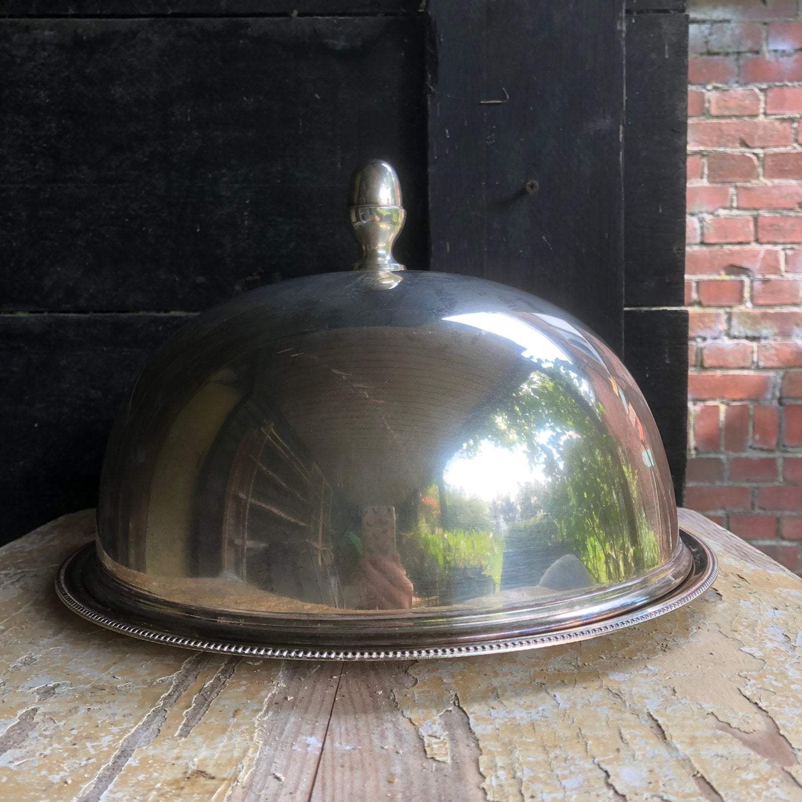 Verzilverde cloche op onderschaal, Ophalen of Verzenden