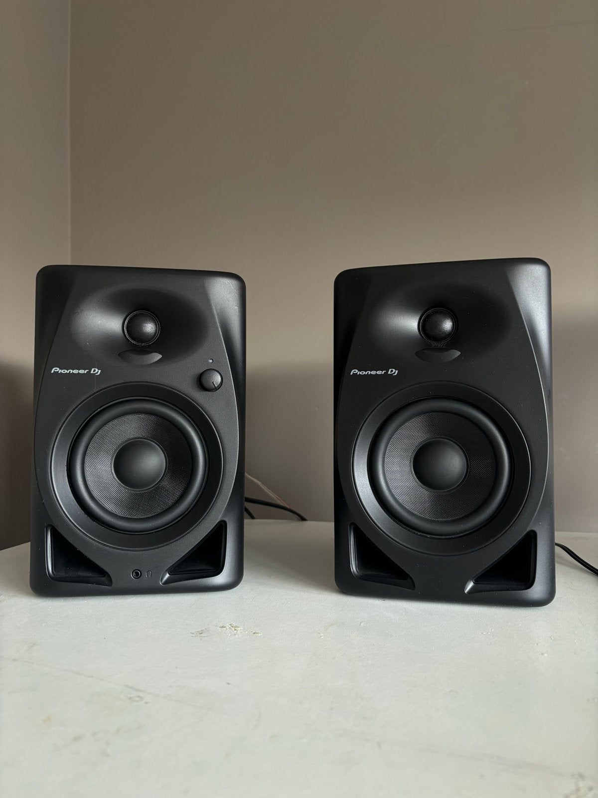 Pioneer DJ DM-40D – 4-inch DJ/Studio Monitor Speakers, Audio, Tv en Foto, Luidsprekers, Studiomonitor, Inclusief kabels, Ophalen of Verzenden
