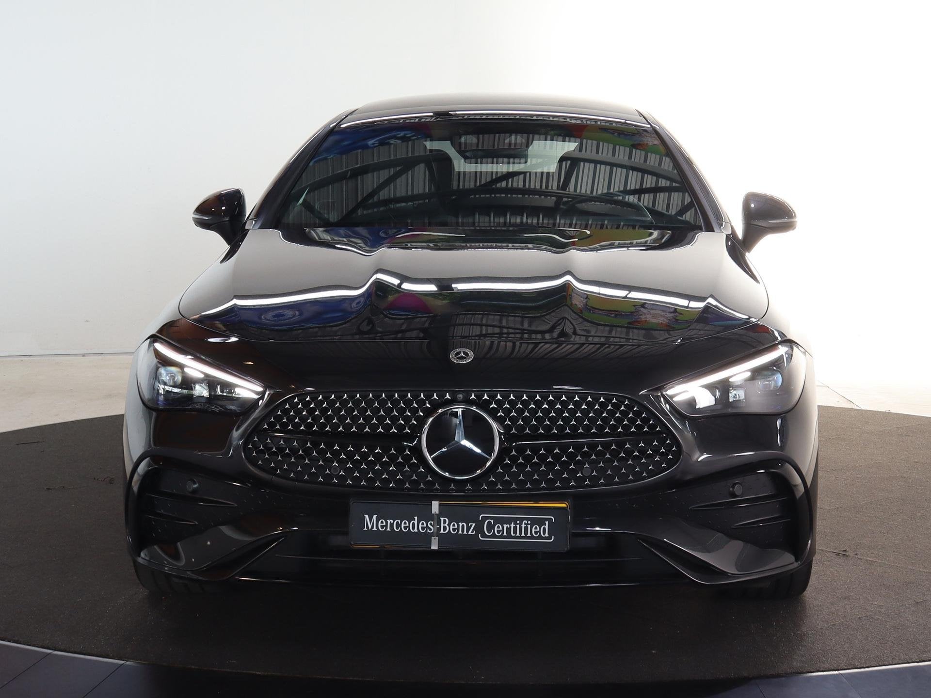 Mercedes-Benz CLE Coupé 200 AMG Line | Digital Light | Pano, Auto's, Dealer onderhouden, 4 cilinders, 4 stoelen, Origineel Nederlands