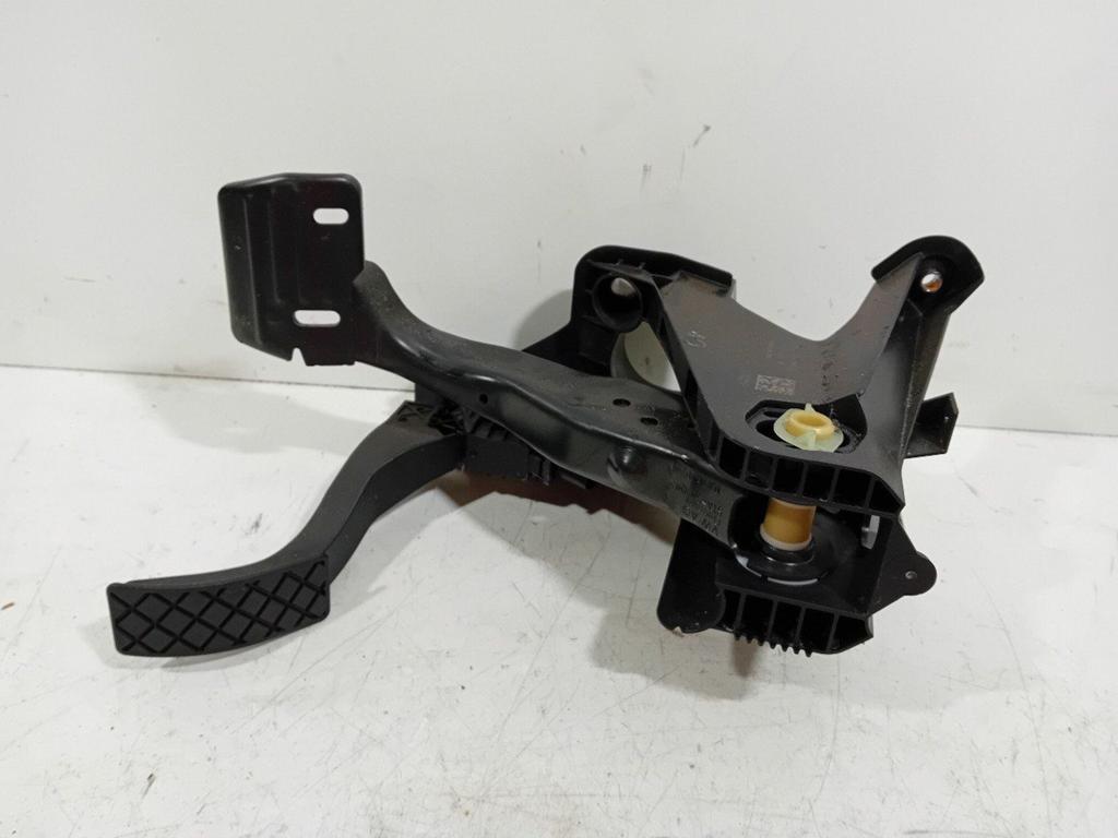 Pedalenset Volkswagen Golf, Auto-onderdelen, Onderdelen@venauto.nl, Van der Ven Autorecycling B.V., Gebruikt, Ettenseweg 76, 4706 PB Roosendaal, The Netherlands