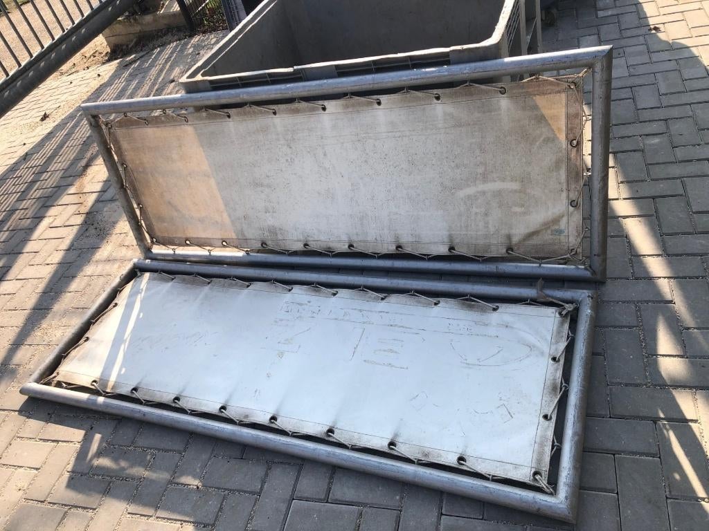 TEKOOP 2 stuks Aluminium (gelast) Spandoekframe 75 bij 200cm, Ophalen, Gebruikt, Reclamebord