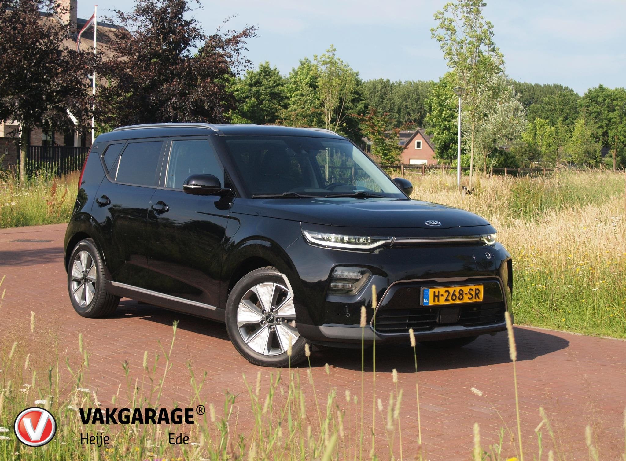 Kia e-Soul ExecutiveLine 64 kWh | Camera | Trekhaak | Harman, Auto's, Gebruikt, 1657 kg, Zwart, Lichtsensor