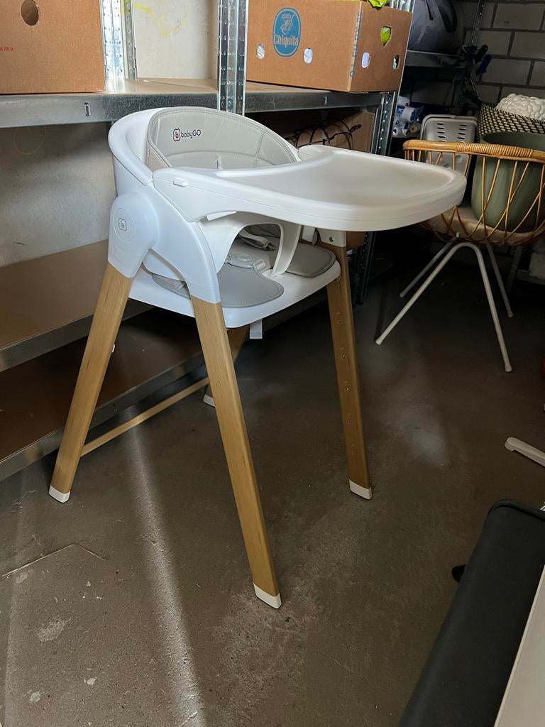 Babygo Kinderstoel - Comfortabel en Veilig, Kinderen en Baby's, Kinderstoelen, Ophalen, Zo goed als nieuw, Meegroeistoel, Afneembaar eetblad