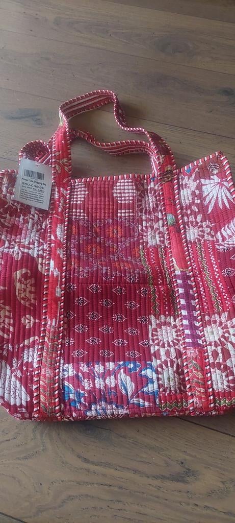 Kantha patchwork tote in rood met rits, Sieraden, Tassen en Uiterlijk, Tassen | Damestassen, Ophalen of Verzenden, Nieuw, Rood