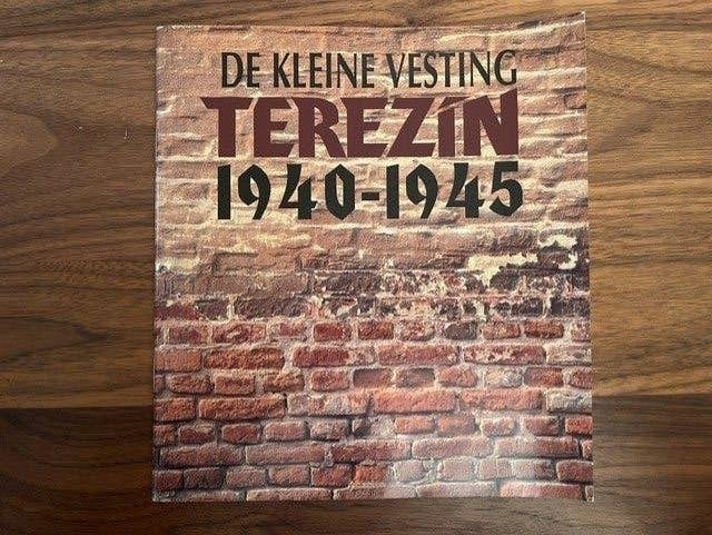 De kleine vesting Terezin, Ophalen of Verzenden, Tweede Wereldoorlog, Zo goed als nieuw, Overige onderwerpen