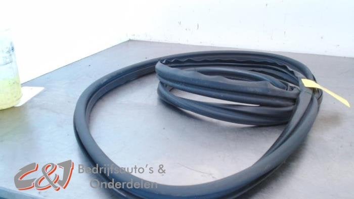 Portierrubber 2Deurs rechts van een Fiat Fiorino, Gebruikt, -, -, Ophalen of Verzenden