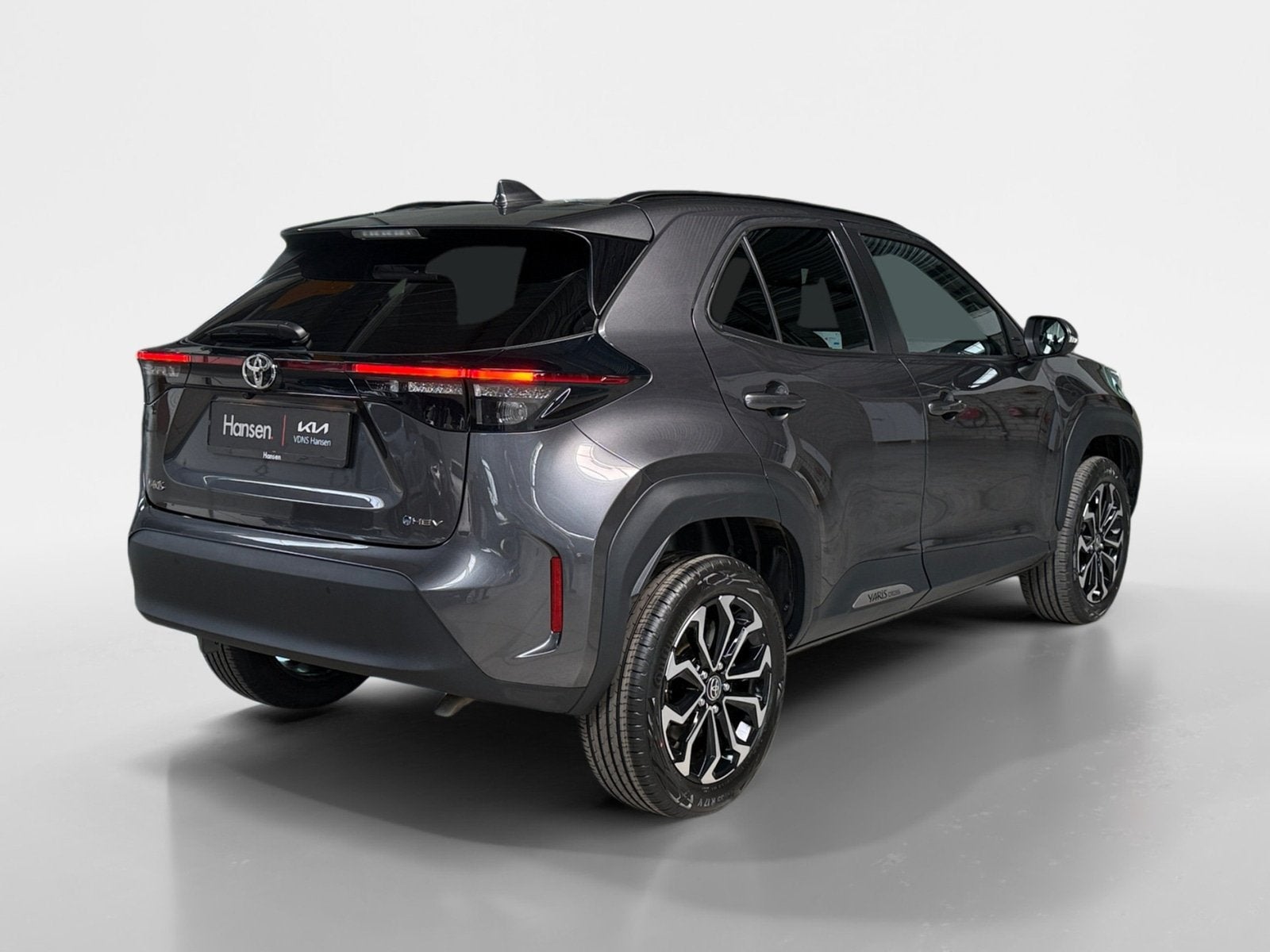 Toyota Yaris Cross 1.5 Hybrid 115 Dynamic I Stuur en Stoelve, Auto's, Stof, Gebruikt, 4 cilinders, 116 pk