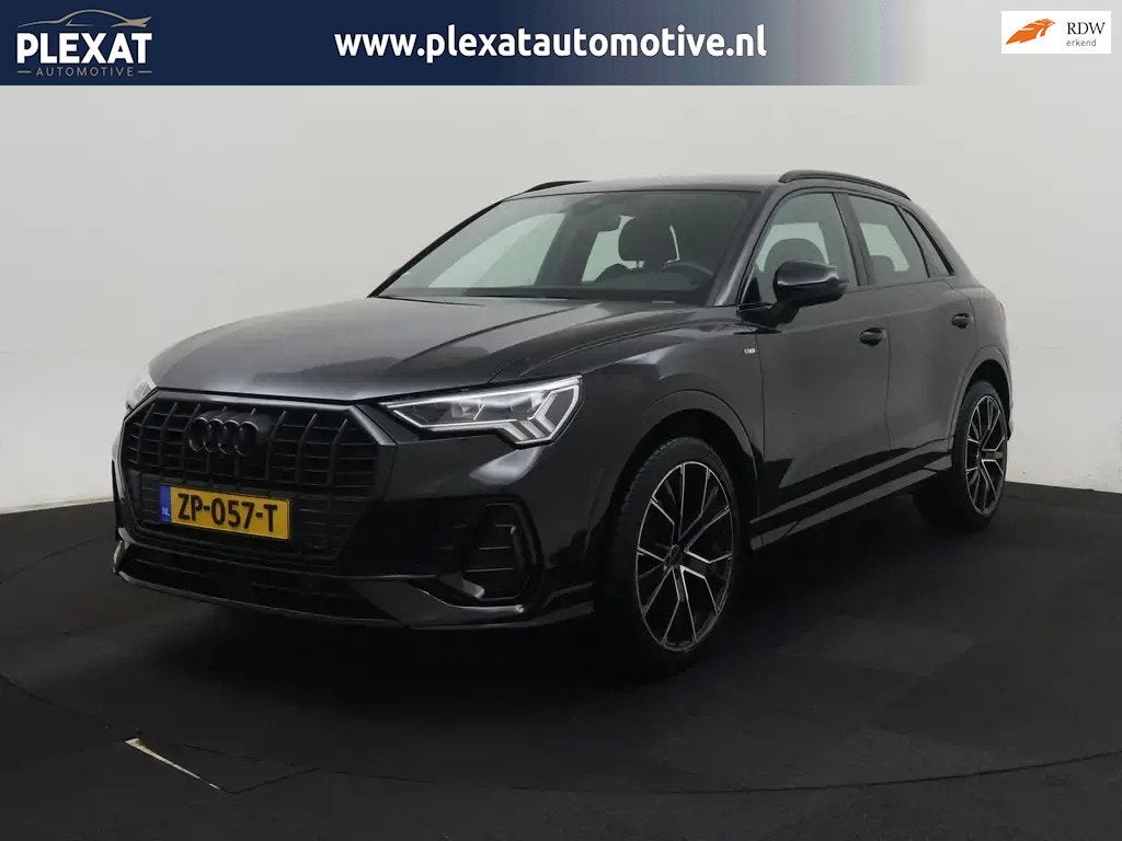 Audi Q3 35 TFSI S Line Aut. | 3x S-Line | Lederen Stoelen |, 4 cilinders, 150 pk, Zwart, Bedrijf