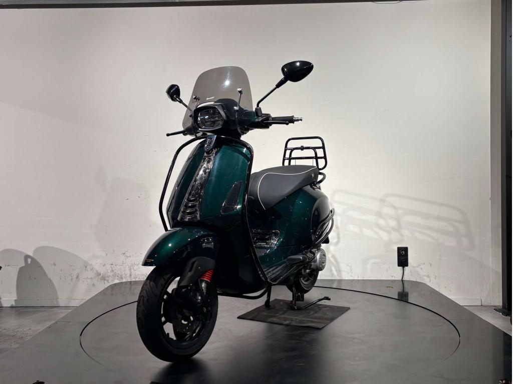 Vespa Sprint Jaguar Green Forged carbon | 2020 | 8000km, Niet ingevuld, Gebruikt, Maximaal 45 km/u, Niet ingevuld