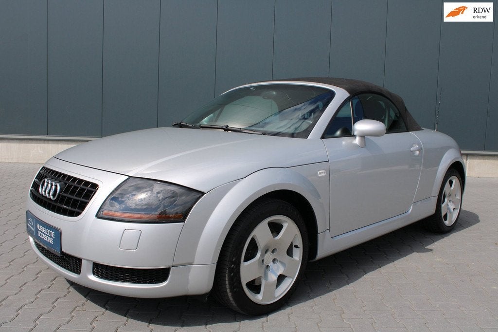 Audi TT Roadster 1.8 5V Turbo CABRIO 1E Eigenaar AANTOONBAAR, Auto's, Voorwielaandrijving, TT, Zwart, 4 cilinders