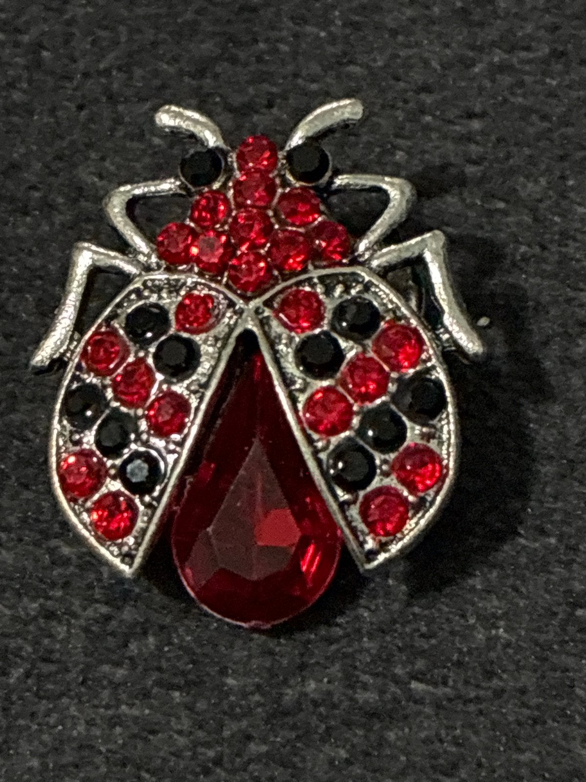 Lieveheersbeestje Broche met Rode en Zwarte Strass, Overige materialen, 4 tot 7 cm, Ophalen of Verzenden, Zo goed als nieuw
