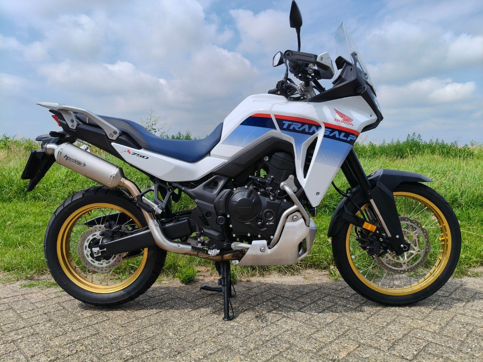 Honda XL750 Transalp 2024 Rally Pack 806 km Nieuwstaat, Motoren, 750 cc, 2 cilinders, Motorrijbewijs A, Gebruikt