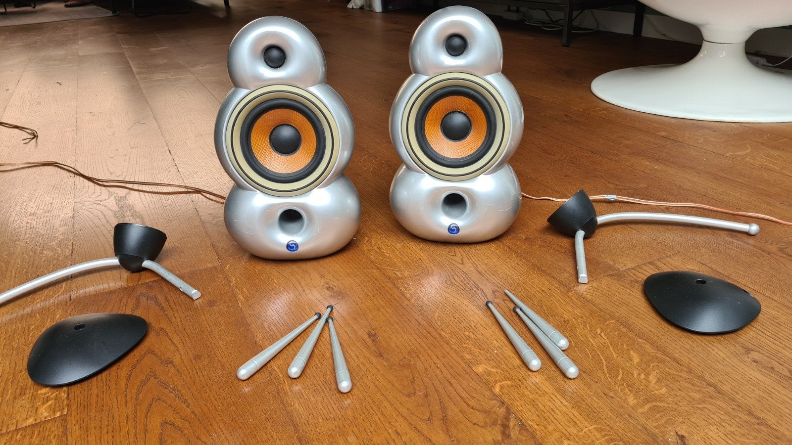 Blue Room Loudspeakers Minipod MK1 - Zilver, Audio, Tv en Foto, Luidsprekers, Inclusief standaarden, Gebruikt, 60 tot 120 watt