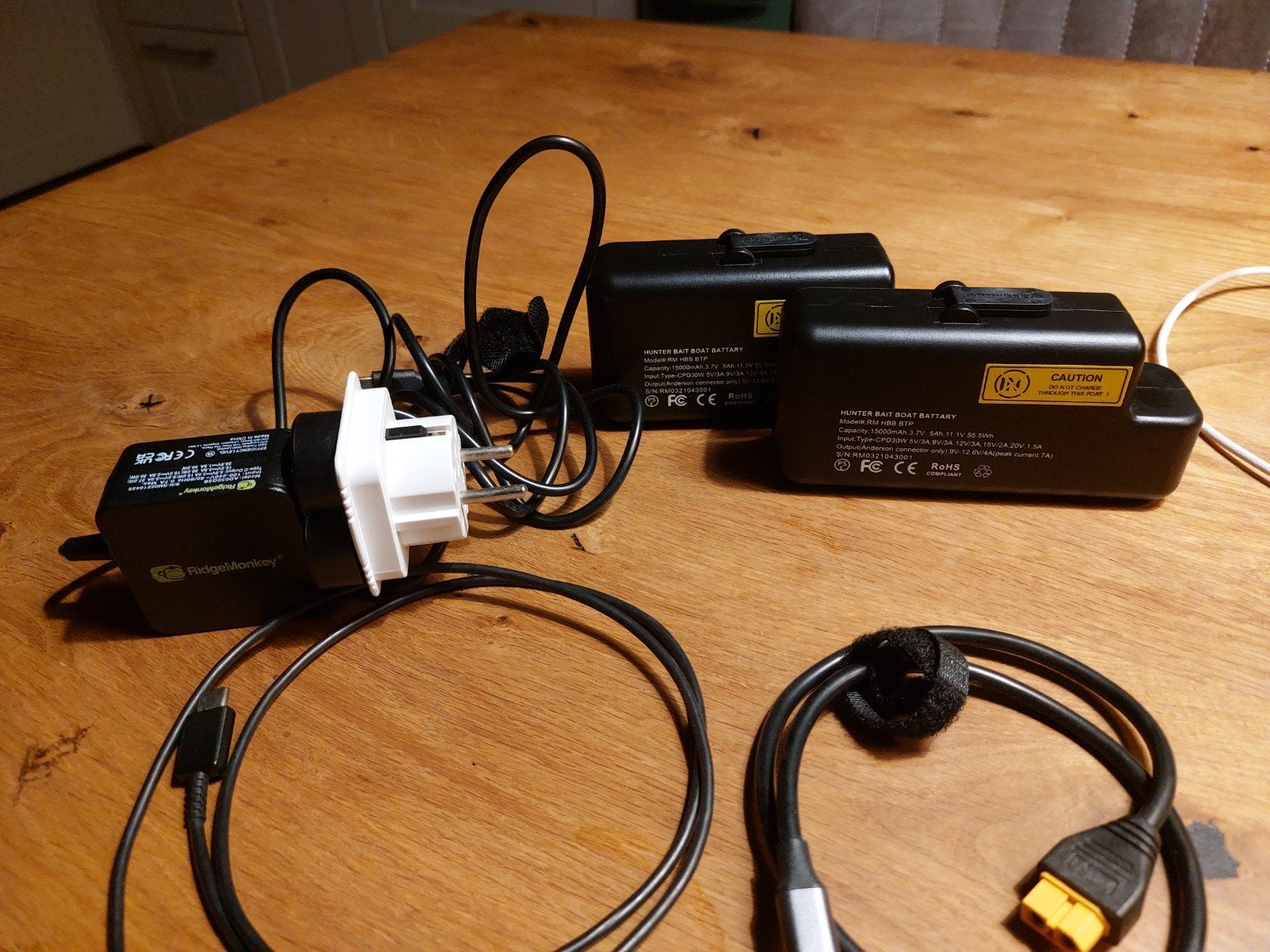 RidgeMonkey Hunter 750 Bait Boat Batterijen + Oplader, Ophalen of Verzenden, Zo goed als nieuw, Overige typen
