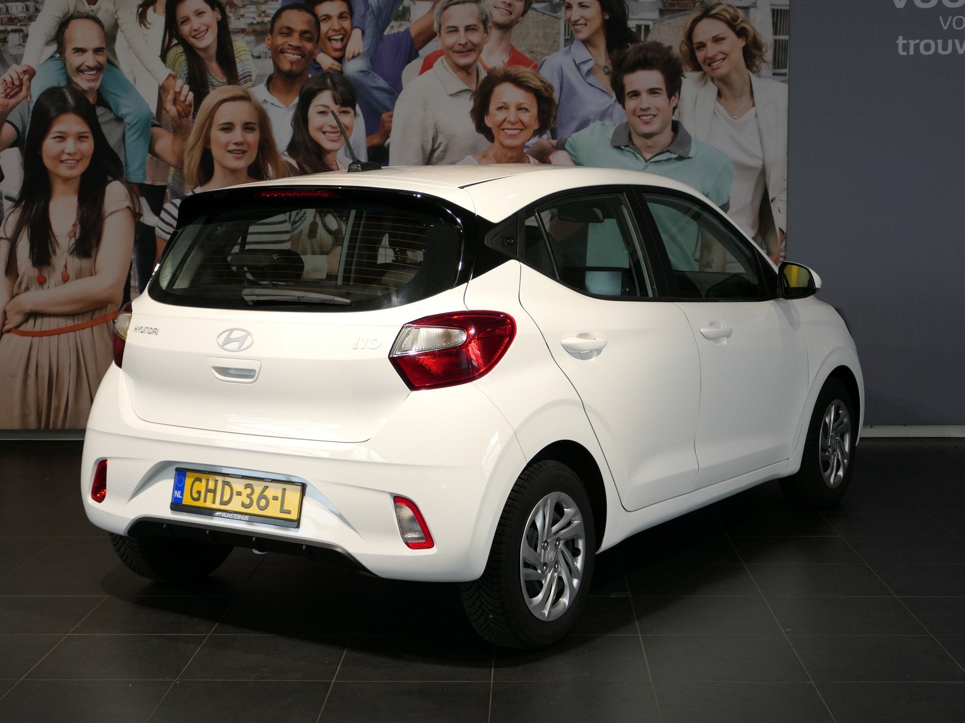 Hyundai i10 1.0 Comfort | Occasion Lease vanaf €284 p/m |, Stof, Gebruikt, 899 kg, 4 stoelen