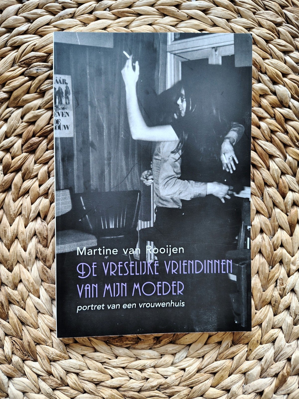 Martine van Rooijen - De vreselijke vriendinnen van mijn moe, Ophalen of Verzenden, Zo goed als nieuw