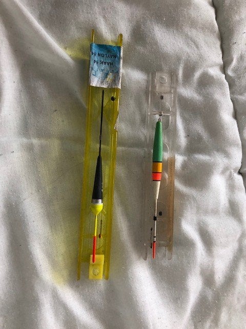 Visdraad/Nylondraad en dobber 2x plus nog enkele rolletjes, Ophalen of Verzenden, Zo goed als nieuw