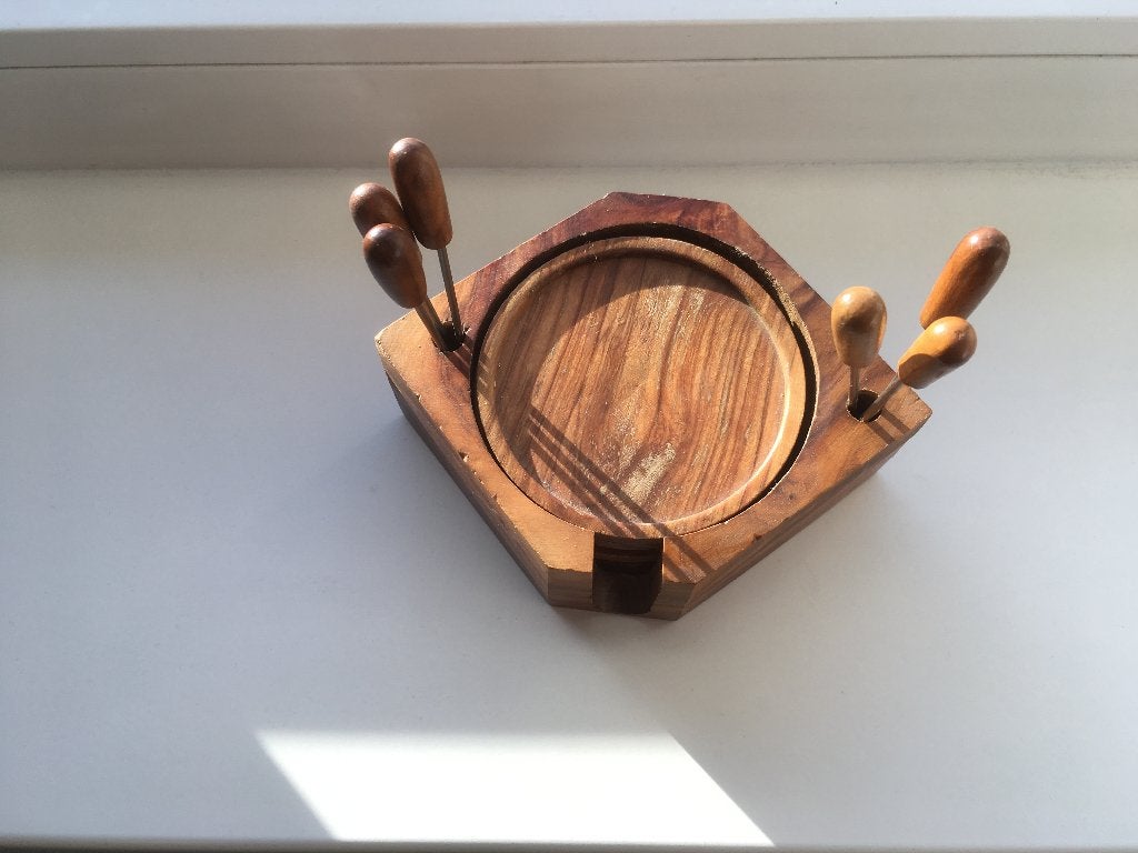 houten onderzetters met ijzeren prikkers, Ophalen of Verzenden, Zo goed als nieuw, Hout