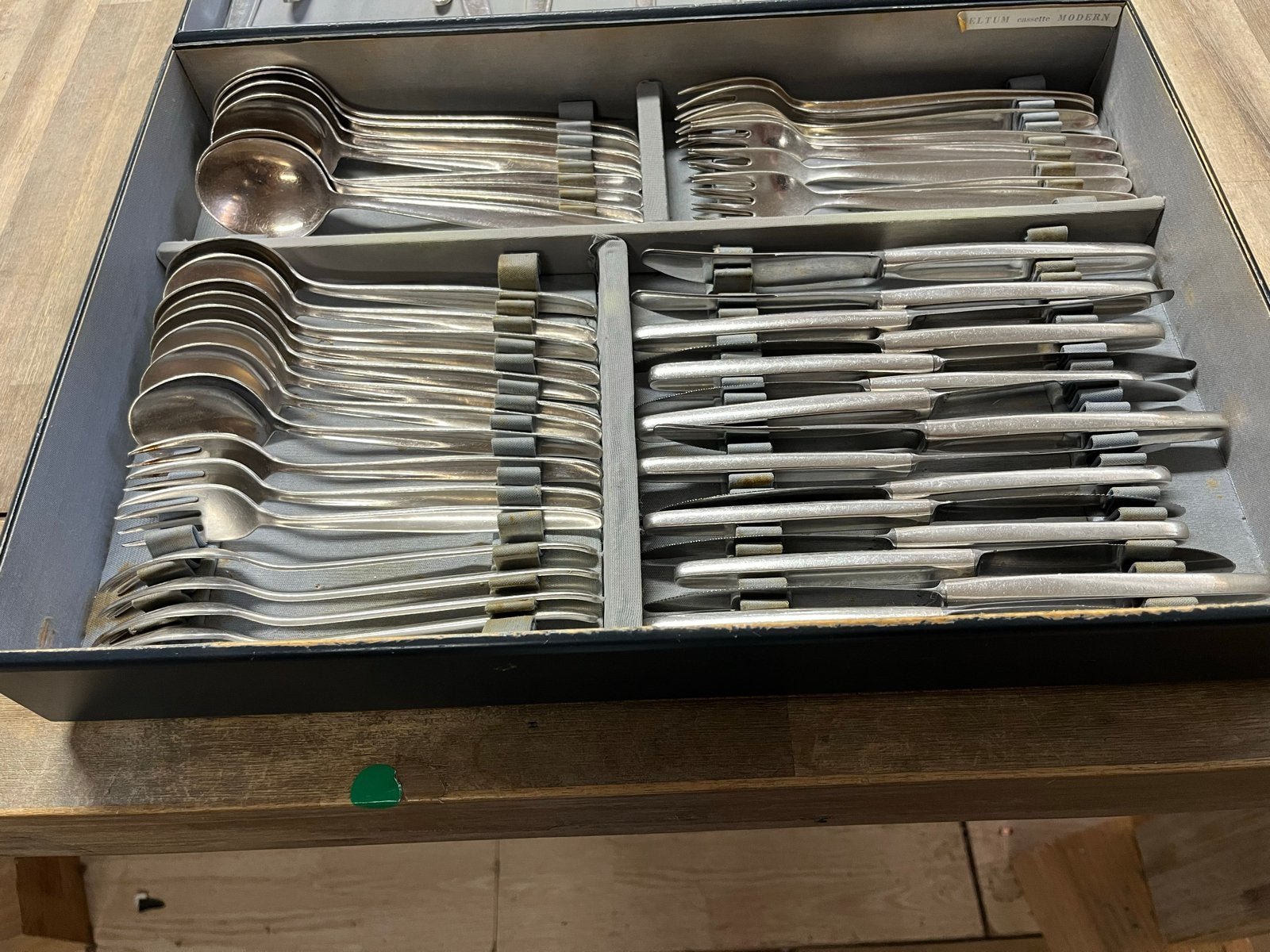 Keltum Cassette Modern Bestekset - Compleet en Zilver, Ophalen of Verzenden