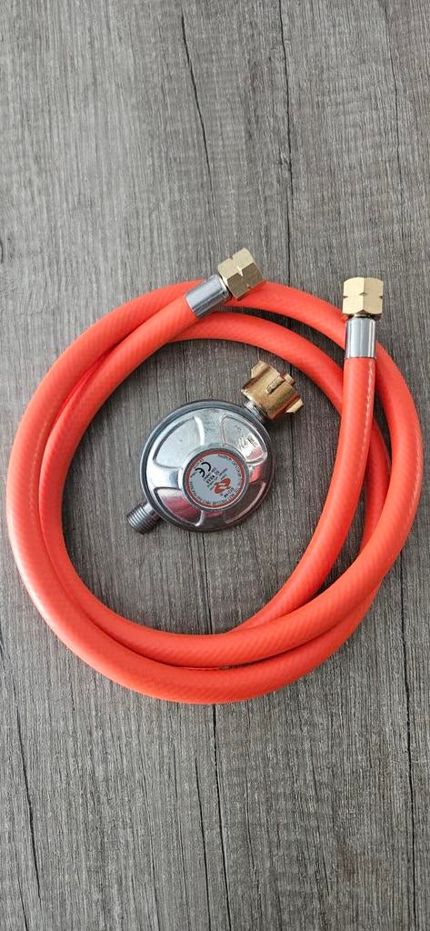 Hagelnieuwe gasslang met regelaar 50 mbar, Caravans en Kamperen, Kampeeraccessoires, Ophalen of Verzenden