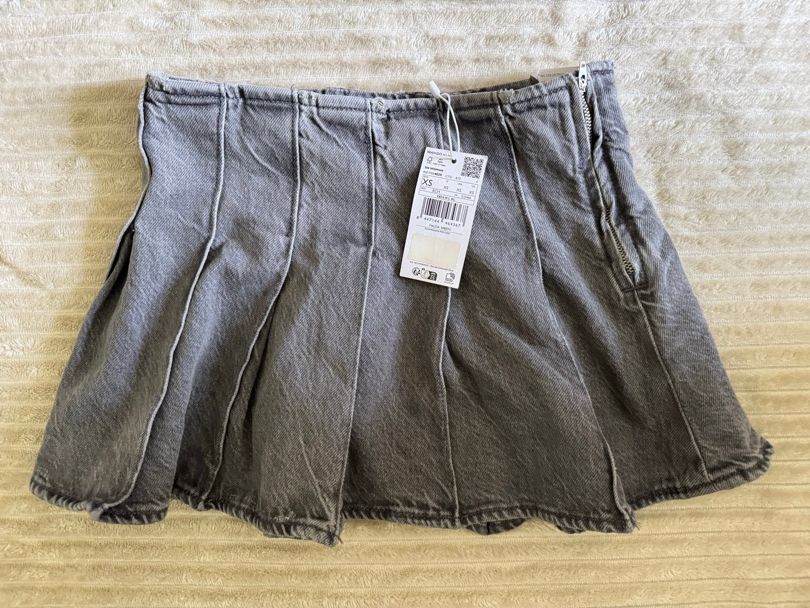 Nieuwe Mango geplooide mini spijkerrok XS, Verzenden, Nieuw, Maat 34 (XS) of kleiner, Grijs