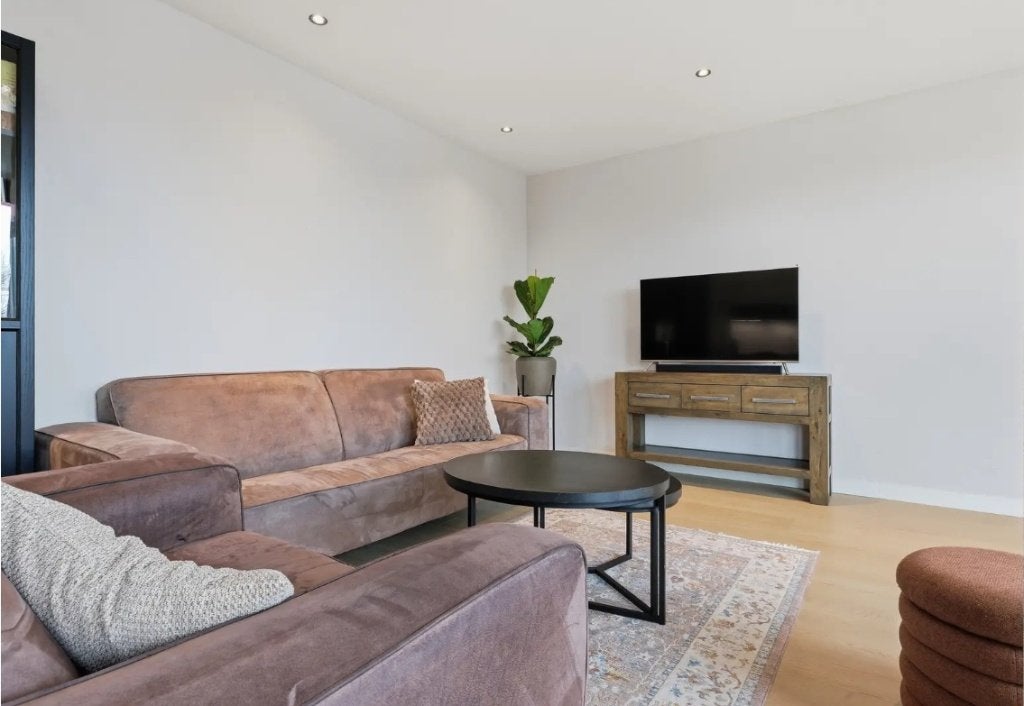 Bank 3,5 zits + 1,5 zits (loveseat) Bruin, Huis en Inrichting, Banken | Bankstellen, Ophalen, 250 tot 300 cm, Gebruikt, Driepersoons