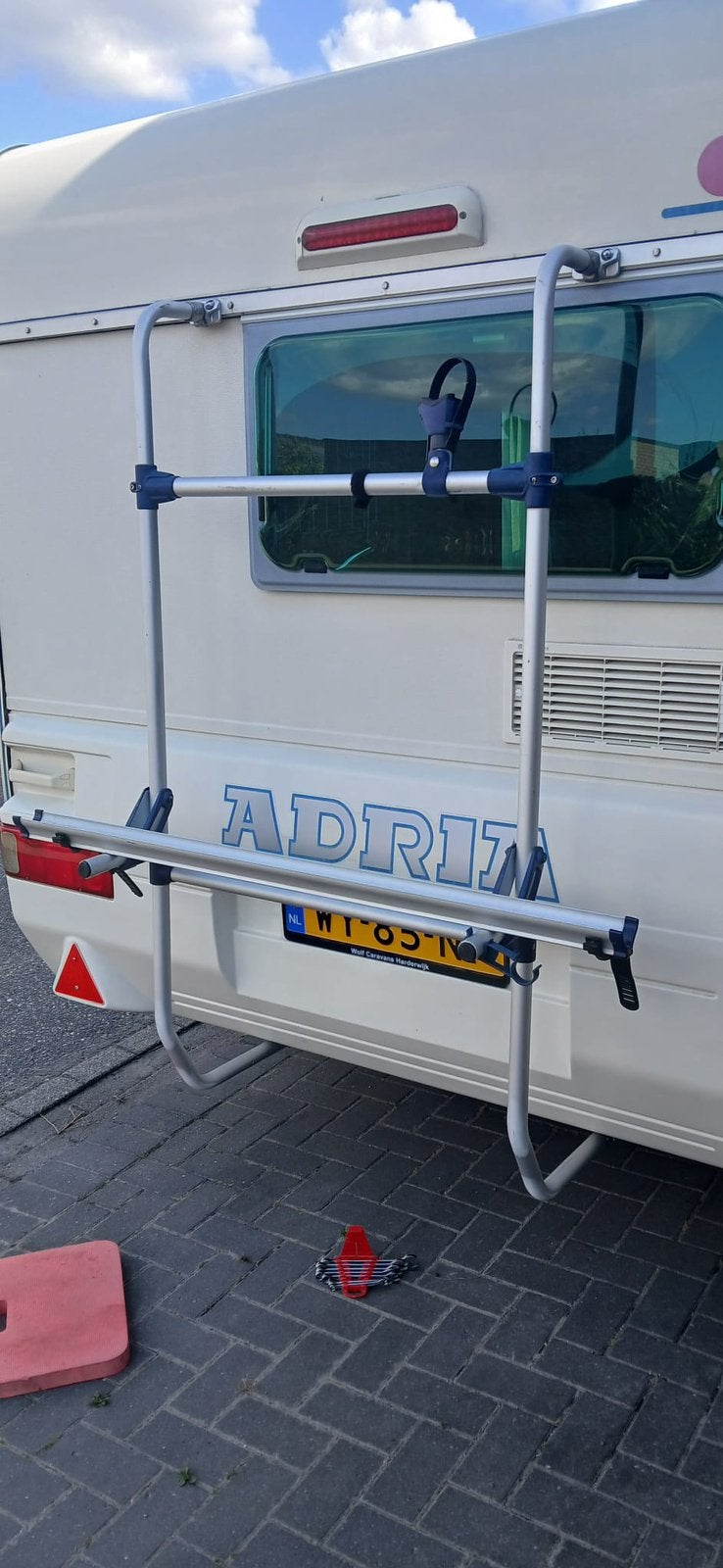 Fietsendrager voor caravan, Ophalen