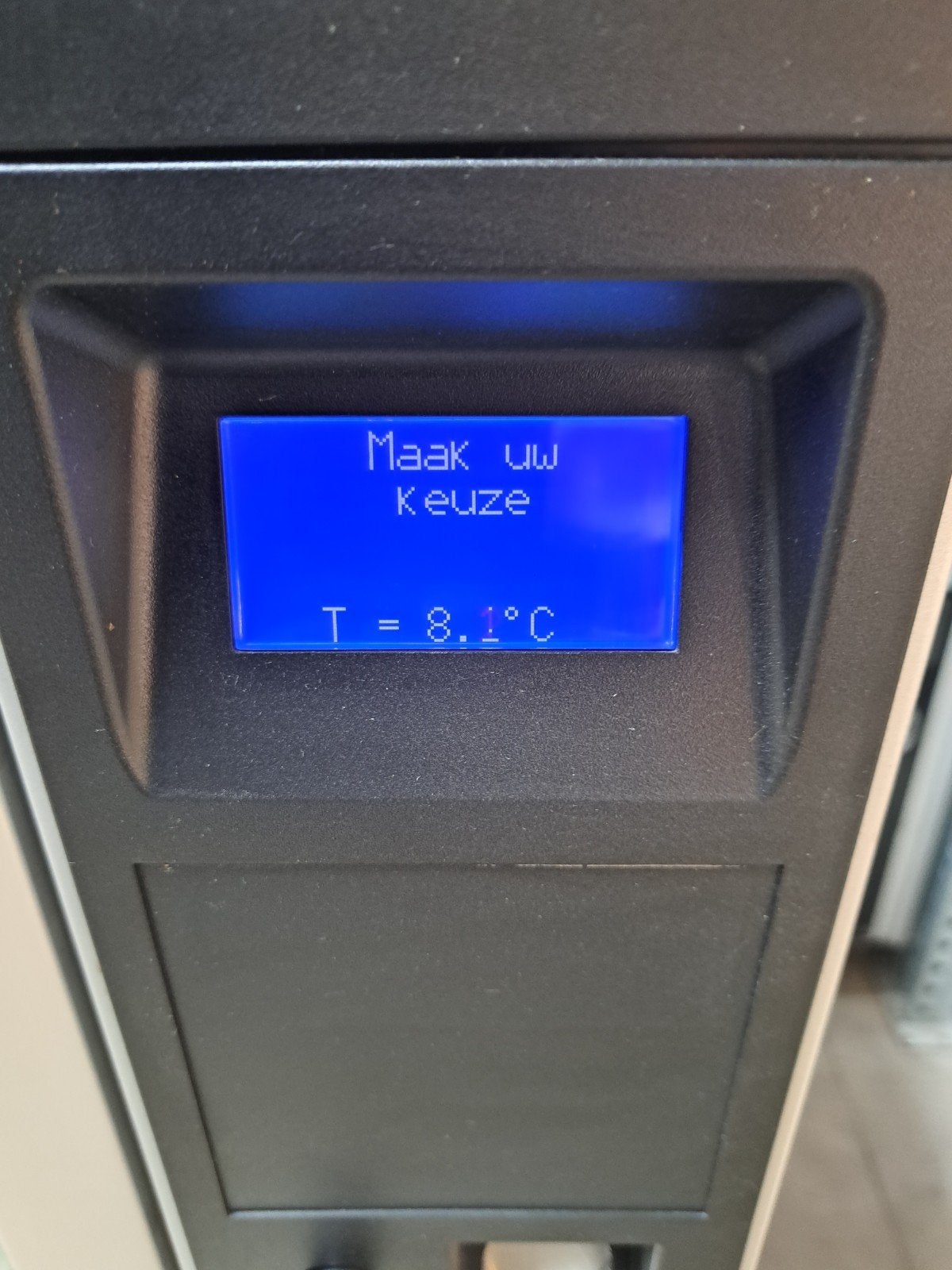 fris / snack automaat compact model gekoeld, Ophalen