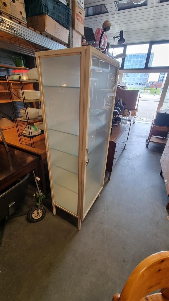Vintage vitrinekast jaren 60 dokterskast apothekerskast, ,, Ophalen of Verzenden, ,, ,
