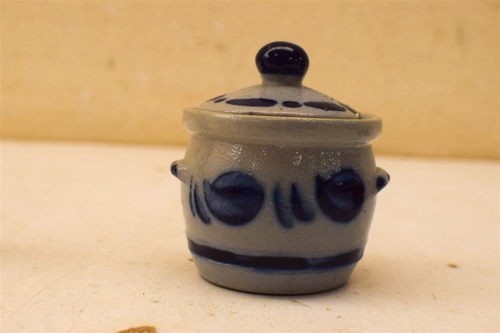 5 delige Vintage Peper en zout en suiker potje in een mandje, Gebruikt, Ophalen of Verzenden, Bord(en), Overige stijlen